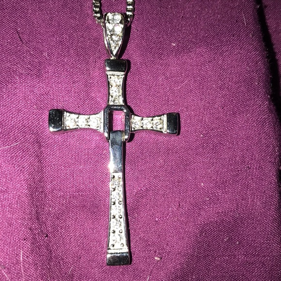 Brand new, Titanium Cross w/diamond accent chain - Picture 3 of 5